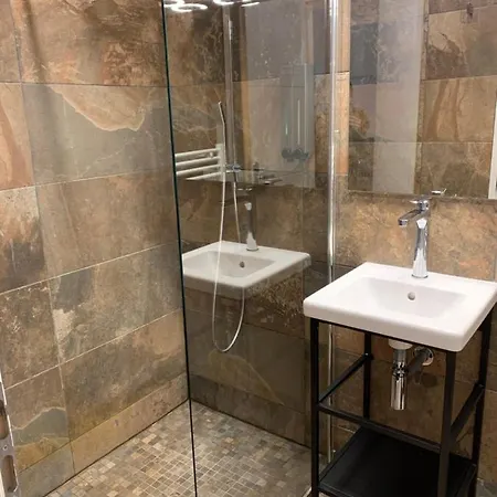 Le Petit Rougemare Hyper Centre *